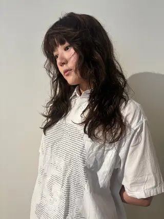 セミロング 薄暮 マツイ　レンのヘアスタイル