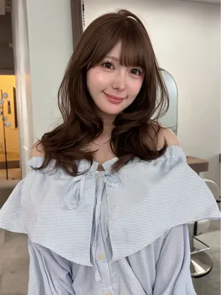 ミディアム カラー 藤野 結衣のヘアスタイル
