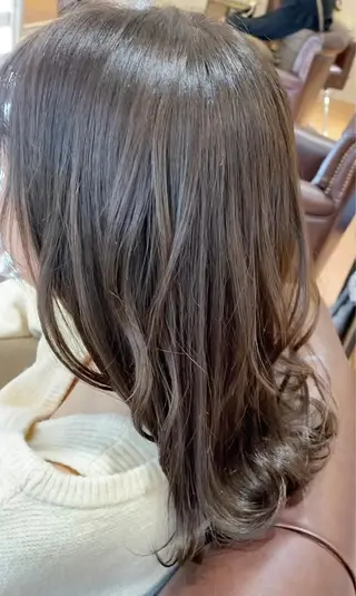 ミディアム カラー ブリーチなし✨艶髪 カラー𓃲YAGIのヘアスタイル