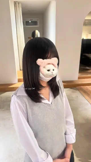 ミディアム 山根 里緒のヘアスタイル