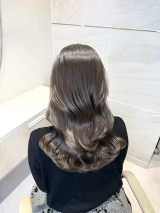 ロング カラー 透明感カラー🌿 グレージュ🐺陽介のヘアスタイル