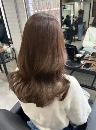 セミロング カラー ヘアアレンジ kei🤎ベージュ /透明感カラー/博多のヘアスタイル