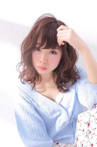 カラー ハイトーンブリーチ 土坂　由志【京都】のヘアスタイル