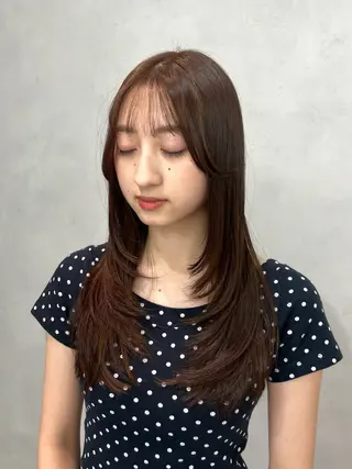 ロング カラー 小森聖奈 韓国風レイヤーカットのヘアスタイル