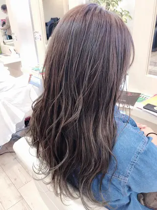 ロング カラー 山浦 貴恵のヘアスタイル