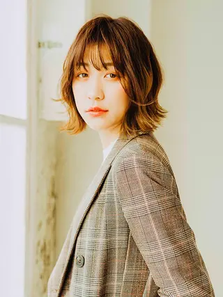 ショート カラー 丹生 滉太のヘアスタイル