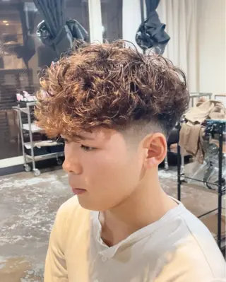 カラー パーマ メンズ メンズ特化型美容師・ タカハシ ヒロヤのヘアスタイル
