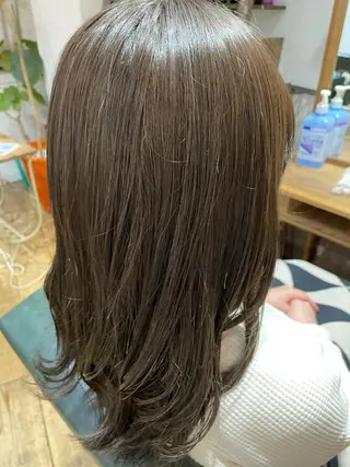 セミロング カラー マルヤマ リナの眉毛・アイブロウイメージ
