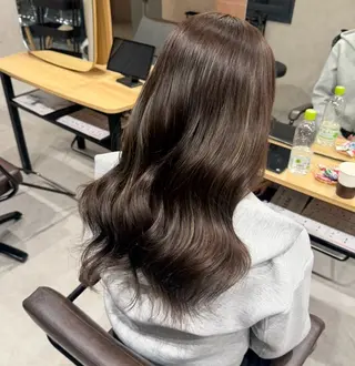カラー Sakura / Fier umedaのヘアスタイル
