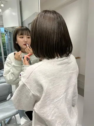 ミディアム カラー 伊藤 由季のヘアスタイル