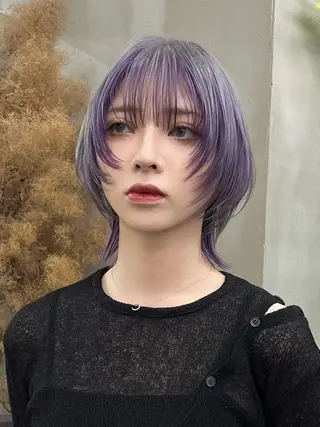 ミディアム カラー イツク ⚡️ ルーツ/ハイトーンのヘアスタイル