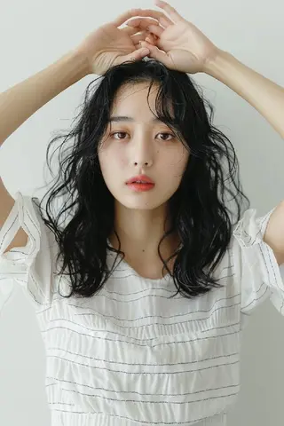 カラー 束感まつぱ🫧 なつき🫧のヘアスタイル