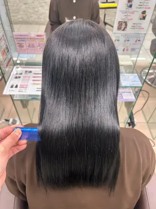 ロング EARTH 大分セントポルタ店のヘアスタイル