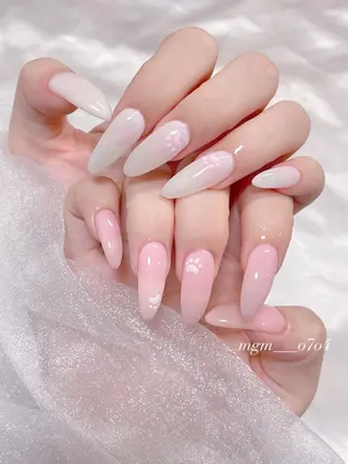 MoON...❤︎ MeGuのネイルデザイン