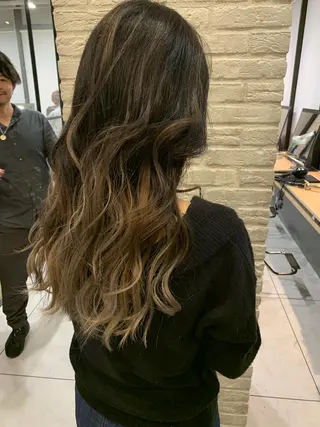 ロング カラー 韓国レイヤー×艶髪 ハイトーンRyukiのヘアスタイル