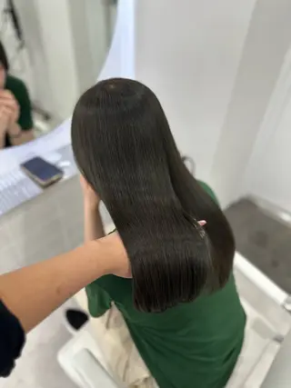 ロング タマシロカリン 艶カラー/レイヤーのヘアスタイル