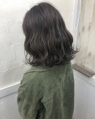 ミディアム Loob.TOKYO MIYA🌈のヘアスタイル