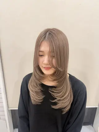 ロング カラー 🤎定番ミルクティー 🤎レイヤー/まひらのヘアスタイル