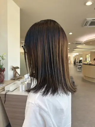 セミロング カラー 安達まい/ インナーカラー◎のヘアスタイル
