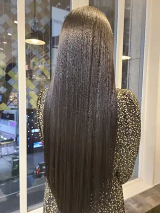 ロング カラー 艶髪/オリーブ系/ 肌が綺麗に見えるお色のヘアスタイル