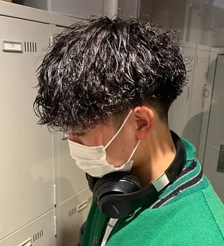 ミディアム パーマ メンズ 横浜駅メンズパーマ師 🌀岩﨑弘成🌀のヘアスタイル