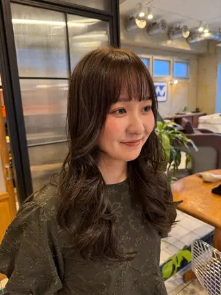 ロング カラー ウチミズ サヤカのヘアスタイル