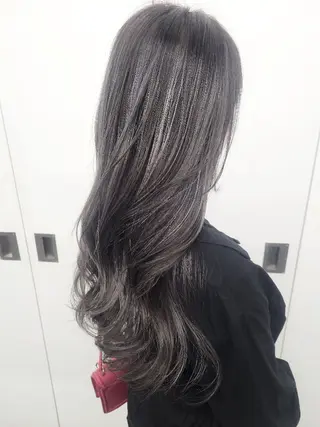 ロング 無藤 彩のヘアスタイル
