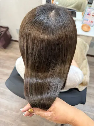 BLOOM柏 ISHIGUROのヘアスタイル
