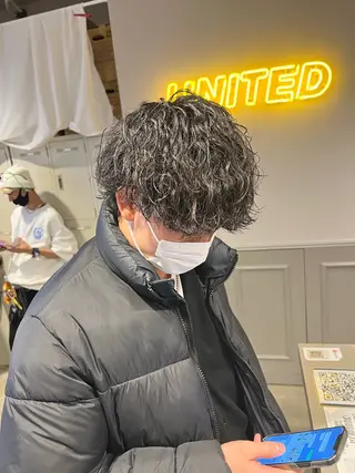 ミディアム パーマ メンズ メンズパーマ特化 TAIGAのヘアスタイル