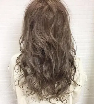 ロング カラー パーマ ヘアアレンジ 大阪レミーエクステ チビ編み込みのヘアスタイル