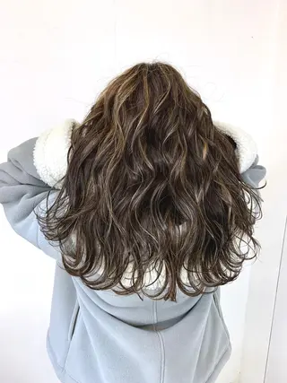 セミロング 穐田 司樹のヘアスタイル