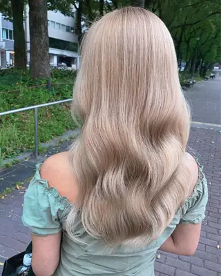 セミロング カラー ブリーチ 透明感HIDEのヘアスタイル