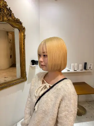 ショート 🩶ハイトーン🖤 URARAのヘアスタイル