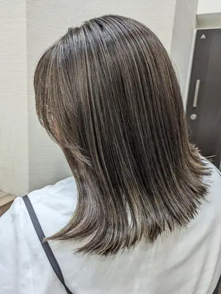 カラー セミロング 🩶ハイライトカラー 🩶ASH西葛西鈴木のヘアスタイル