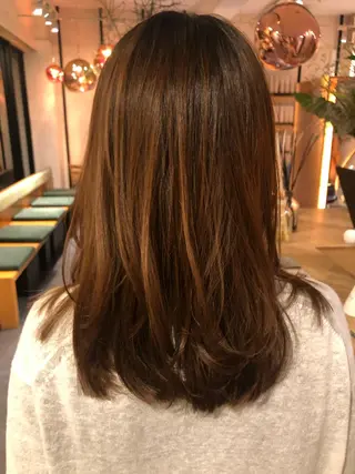 セミロング カラー 齋藤 真子のヘアスタイル