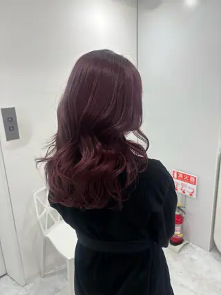 ロング 赤髪/ワインレッド/ 韓国系 まなかのヘアスタイル
