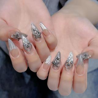 ネイル Queens テイのネイルデザイン