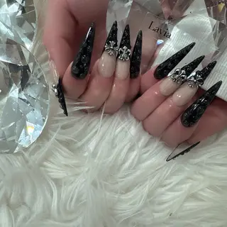 ネイル lavia🖤 ayumiのネイルデザイン