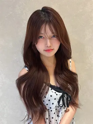 ロング 𝐿𝑒𝑒 四ツ橋 𝑅𝐴𝑁𝐴のヘアスタイル