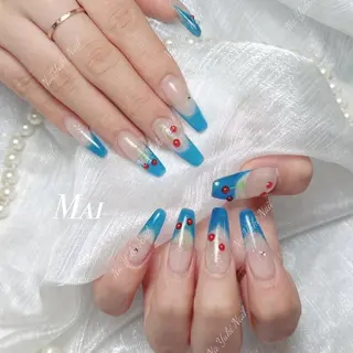 ネイル 🦋 Queenieのネイルデザイン