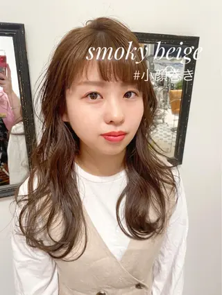 ロング 岩崎 仁美のヘアスタイル