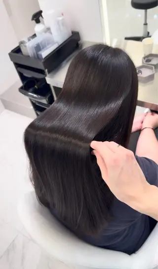 ロング MAKOTO／縮毛 矯正／梅田／茶屋町のヘアスタイル