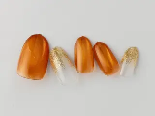 ショート Tiary🤍 Sachikaのネイルデザイン