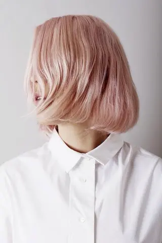 ショート ミディアム カラー ニシオカ タクヤのヘアスタイル