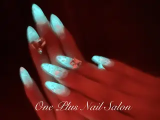 ネイル One Plus Nail Salonのネイルデザイン