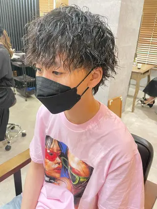 ショート パーマ メンズ 勝毛 広貴のヘアスタイル