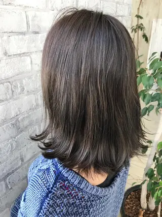 ミディアム カラー Oopsレイヤー 加藤澄都のヘアスタイル