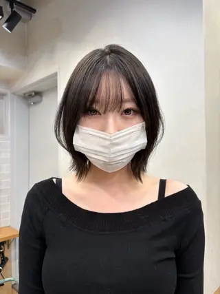 ミディアム 中野 茉莉のヘアスタイル
