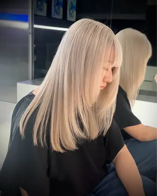セミロング カラー 🇰🇷韓国レイヤー 美女製造機🥀のヘアスタイル
