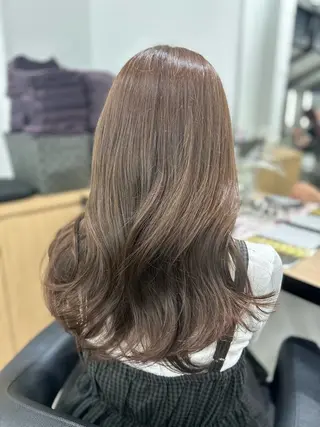 ロング カラー YUKA🤍ベージュ /ミルクティーのヘアスタイル